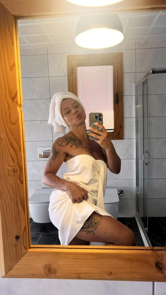 Burçin Erol (Nightmeal) Onlyfans Fotoğrafları 1