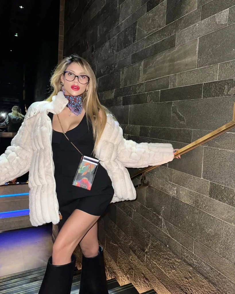 Nihal Candan Onlyfans Fotoğrafları 1